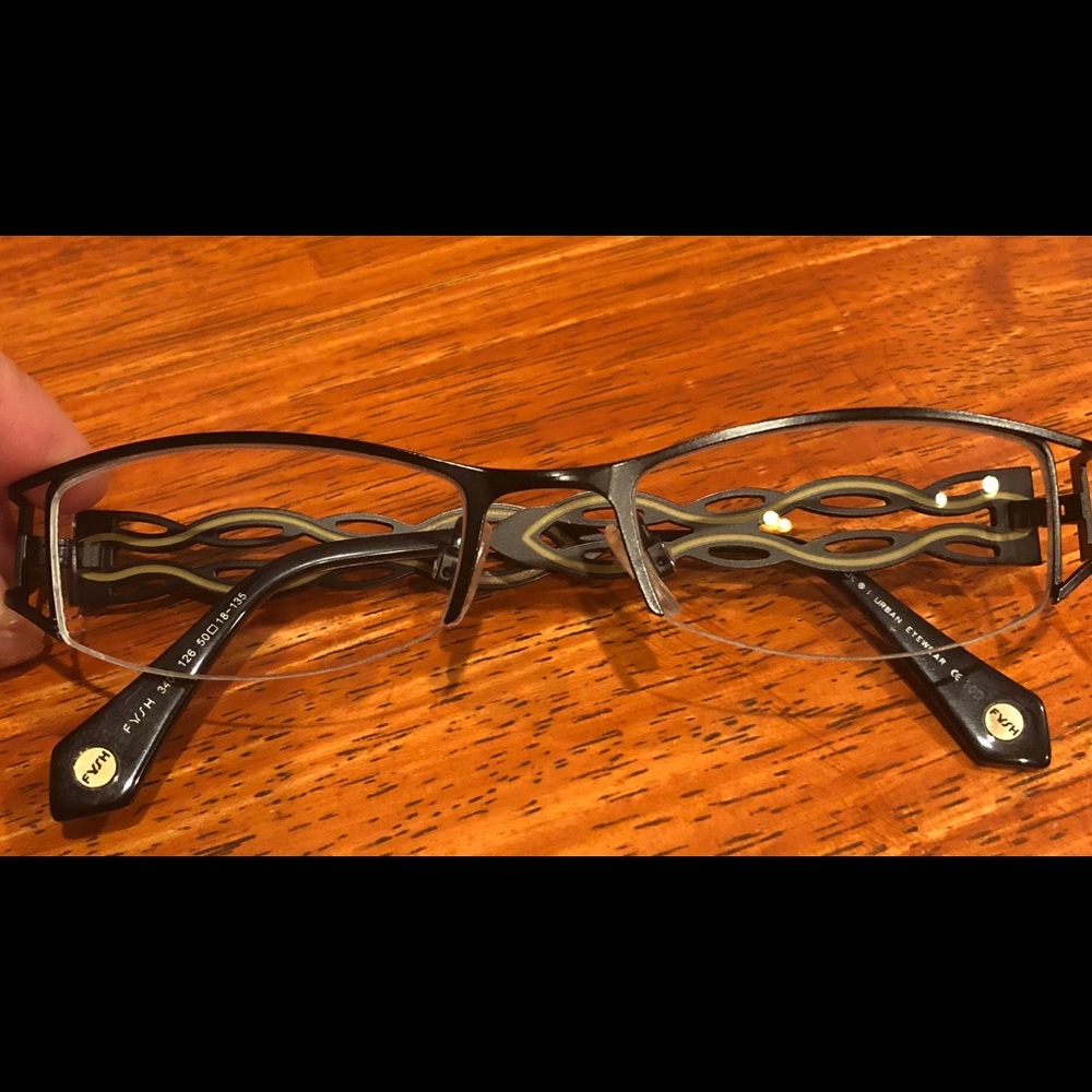 Designer eyeglasses